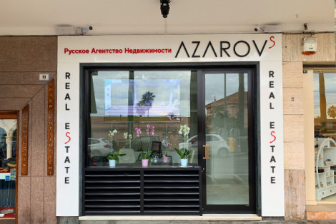 Ejendomsmæglerkontoret AZAROVS kontor i San Remo på corso Imperatrice, 8 "bredde =